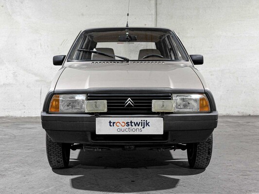 Citroen Visa 2-cyl 0.7 32hp 1984, J-692-DP