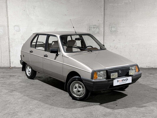 Citroen Visa 2-cyl 0.7 32hp 1984, J-692-DP