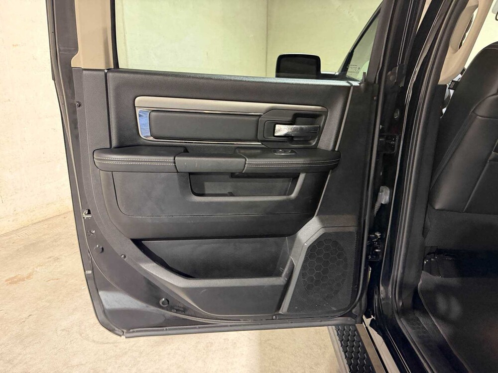 Dodge Ram 1500 5.7 V8 Quad Cab 6'4 401hp 2015 (Original-NL), VN-540-B Commercial Vehicle