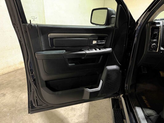 Dodge Ram 1500 5.7 V8 Quad Cab 6'4 401pk 2015 (Origineel-NL), VN-540-B Bedrijfswagen