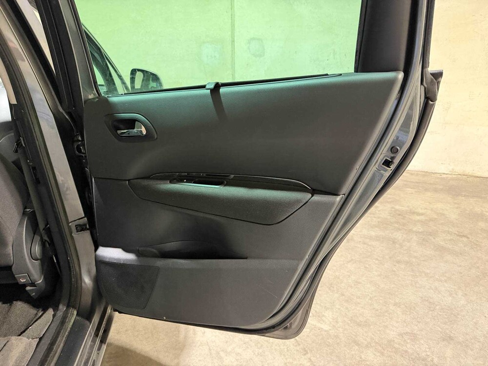 Peugeot 5008 1.6 VTi Active 5p. 120hp 2012, 77-TLK-4