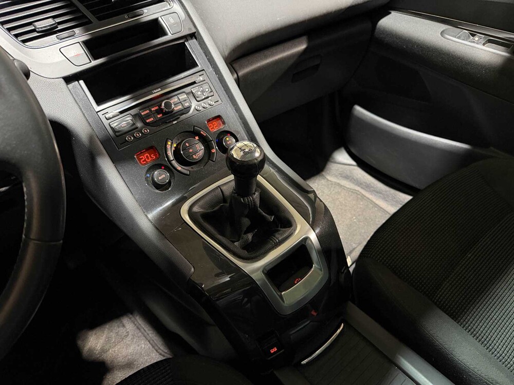 Peugeot 5008 1.6 VTi Active 5p. 120hp 2012, 77-TLK-4