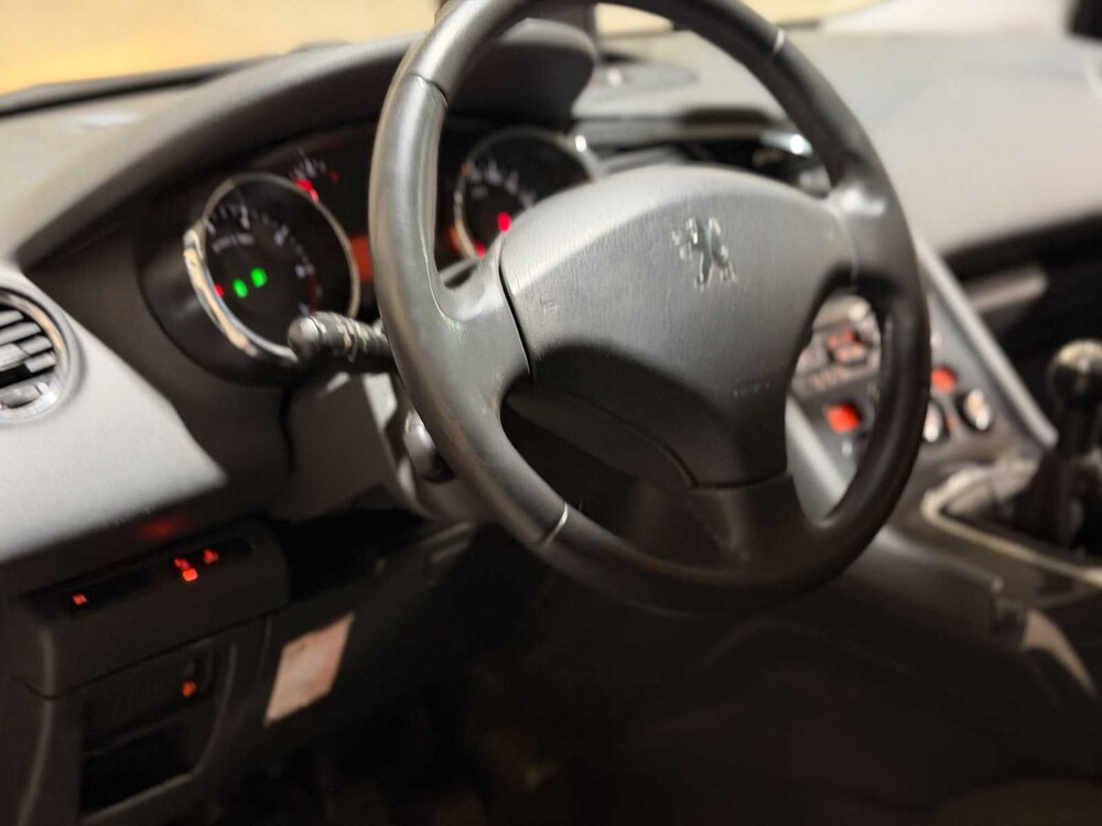 Peugeot 5008 1.6 VTi Active 5p. 120hp 2012, 77-TLK-4