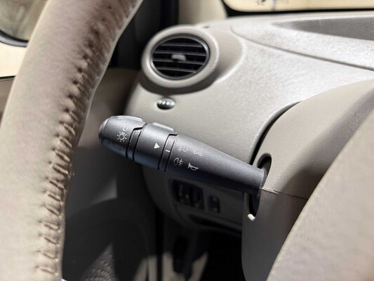 Renault Twingo 1.2-16V Initiale 76hp 2008, 83-ZR-JS