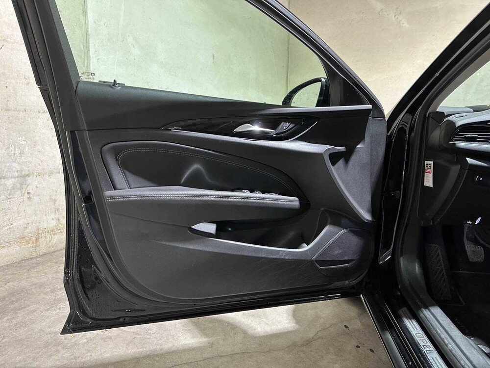 Opel Insignia Sports Tourer 1.6 CDTI EcoTec Innovation 136hp 2018, RR-215-N