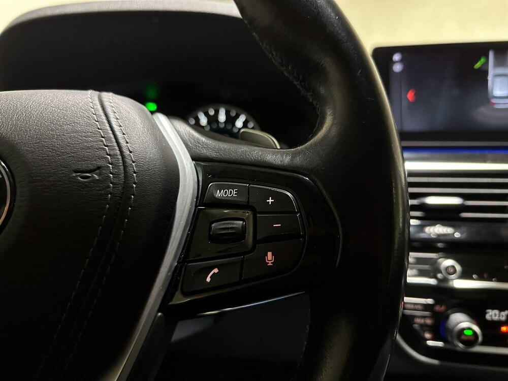 BMW 520i Touring High Executive Sport-Line 5-Series 184hp 2019, XG-208-V