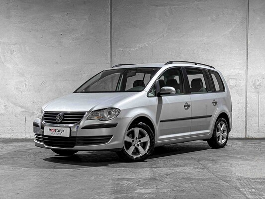 Passenger cars and commercial vehicles in Tiel