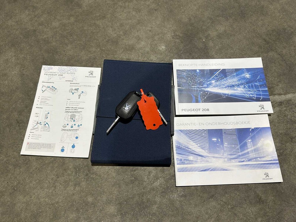 Peugeot 208 1.2 PureTech Blue Lease Executive 82hp 2018, TB-383-S