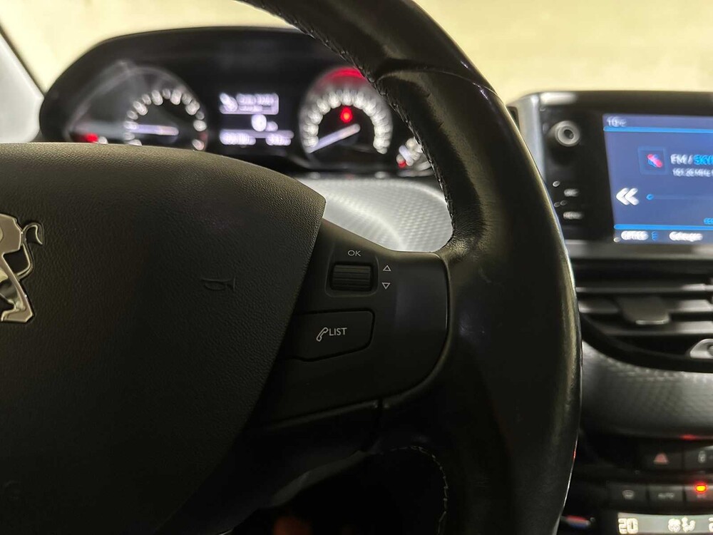 Peugeot 208 1.2 PureTech Blue Lease Executive 82hp 2018, TB-383-S