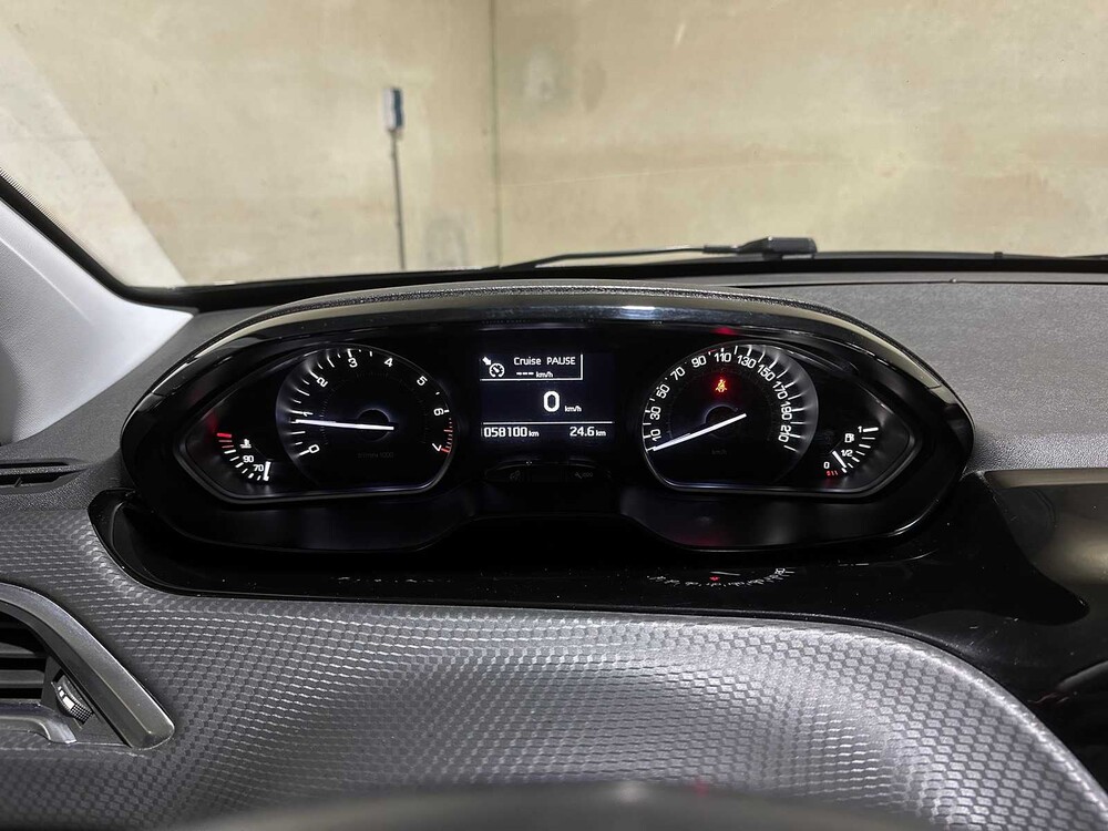 Peugeot 208 1.2 PureTech Blue Lease Executive 82hp 2018, TB-383-S