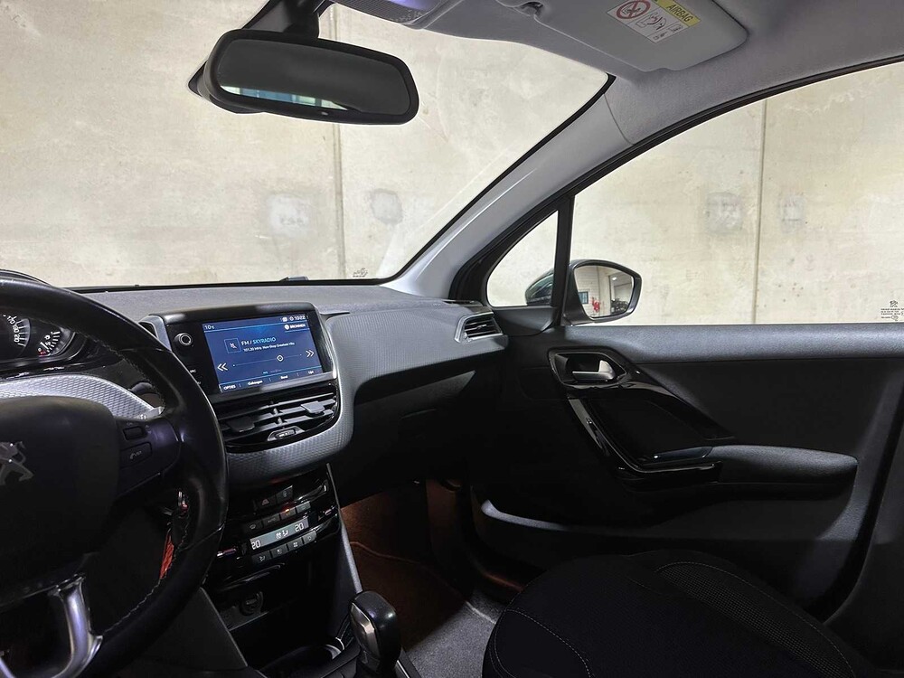 Peugeot 208 1.2 PureTech Blue Lease Executive 82pk 2018, TB-383-S