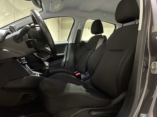 Peugeot 208 1.2 PureTech Blue Lease Executive 82hp 2018, TB-383-S