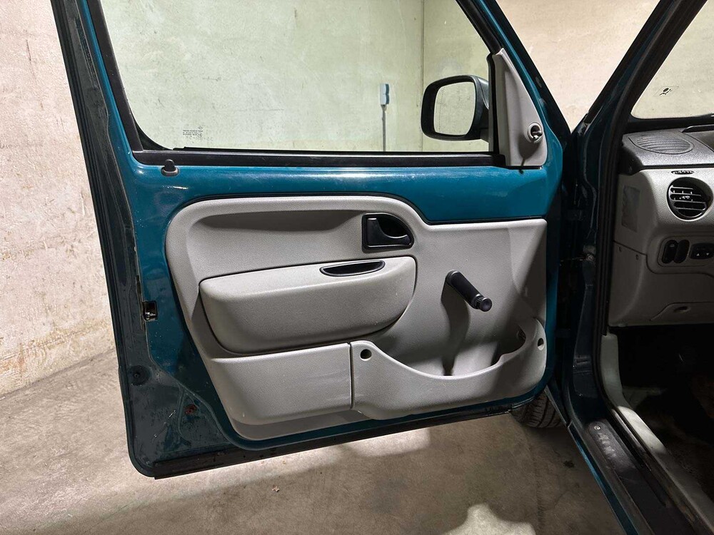 Renault Kangoo Express 1.5 dCi 65 Grand Confort Grand Volume 65hp 2004 (Original-NL), 35-BR-JK