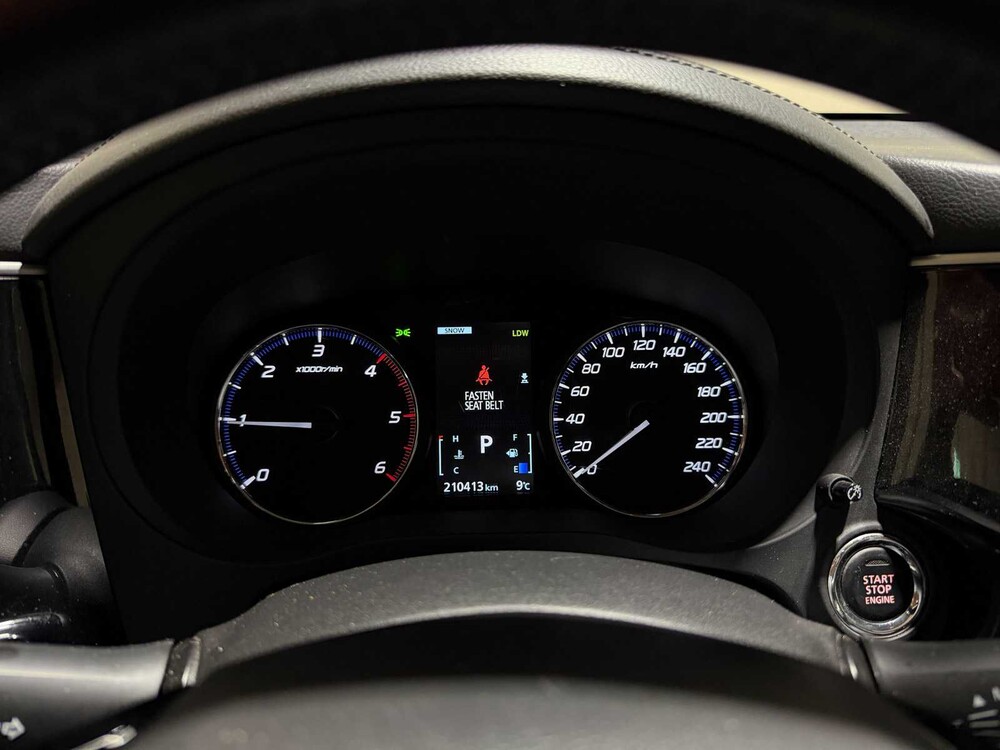 Mitsubishi Outlander 2.2 DI-D Instyle 4WD 150hp 2017, V-802-JZ