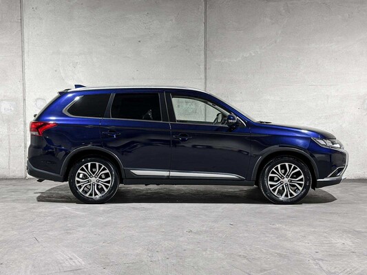Mitsubishi Outlander 2.2 DI-D Instyle 4WD 150hp 2017, V-802-JZ