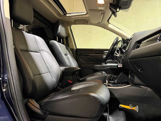 Mitsubishi Outlander 2.2 DI-D Instyle 4WD 150hp 2017, V-802-JZ