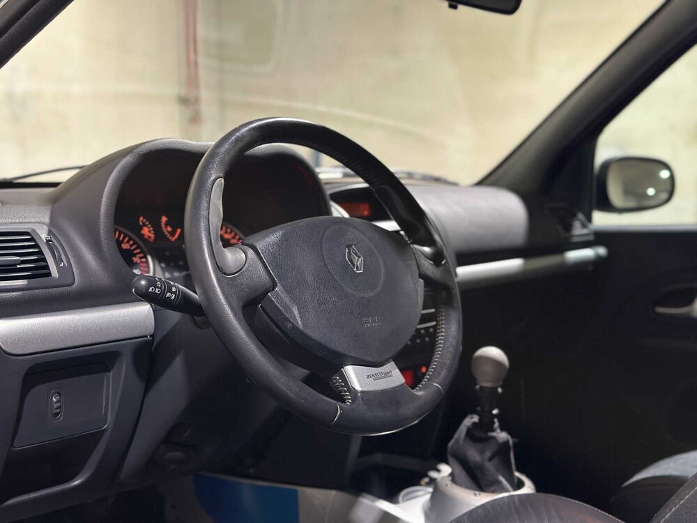 Renault Clio V6 3.0 Sport RS Phase 2 (NR 149) 255pk 2004 Youngtimer