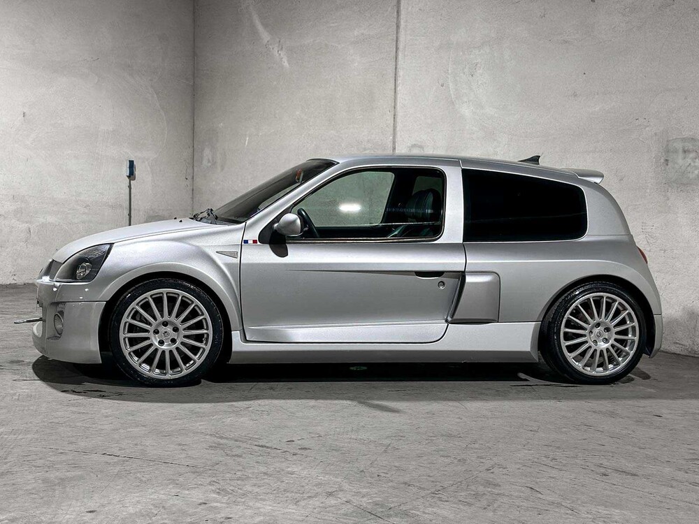 Renault Clio V6 3.0 Sport RS Phase 2 (NR 149) 255pk 2004 Youngtimer