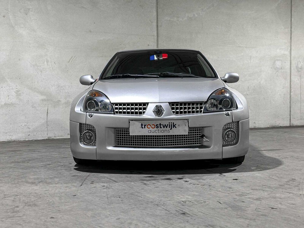 Renault Clio V6 3.0 Sport RS Phase 2 (NR 149) 255pk 2004 Youngtimer