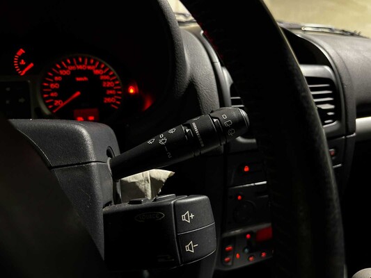 Renault Clio V6 3.0 Sport RS Phase 2 (NR 149) 255pk 2004 Youngtimer