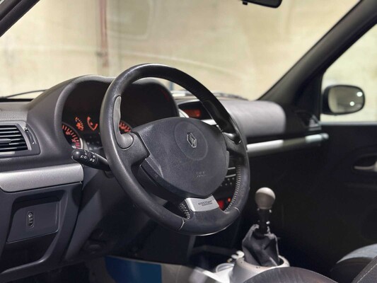 Renault Clio V6 3.0 Sport RS Phase 2 (NR 149) 255pk 2004 Youngtimer