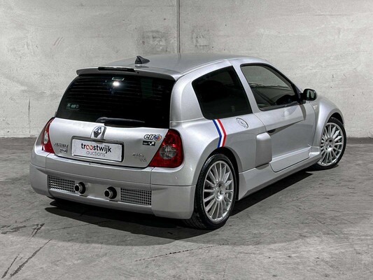 Renault Clio V6 3.0 Sport RS Phase 2 (NR 149) 255pk 2004 Youngtimer