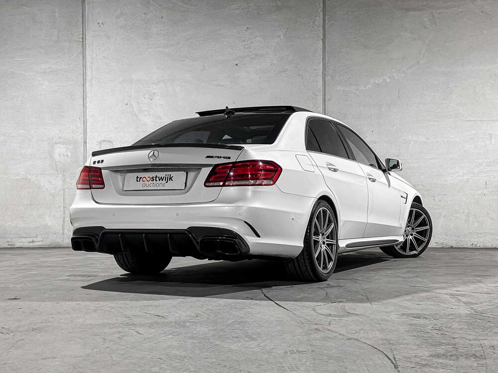 Mercedes-Benz E63 AMG 5.5 V8 557pk 2015 E-klasse, HZJ-36-D