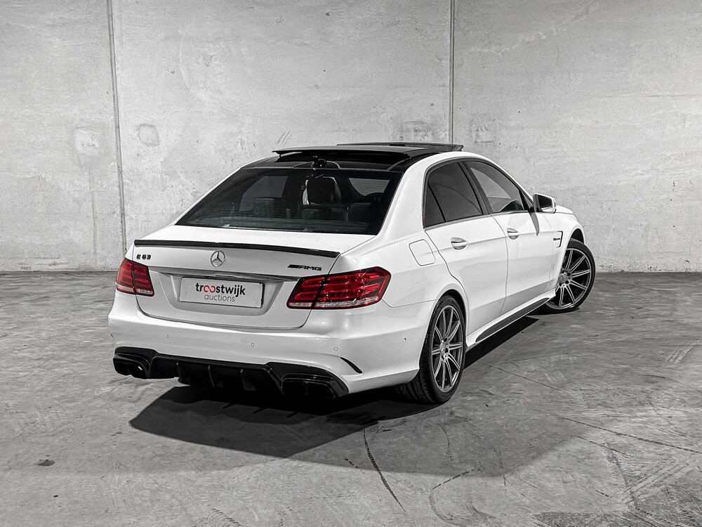 Mercedes-Benz E63 AMG 5.5 V8 557pk 2015 E-klasse, HZJ-36-D