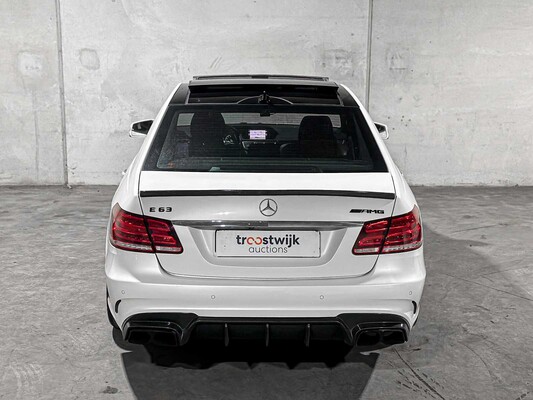 Mercedes-Benz E63 AMG 5.5 V8 557pk 2015 E-klasse, HZJ-36-D