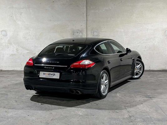 Porsche Panamera S 4.8 V8 405pk 2011