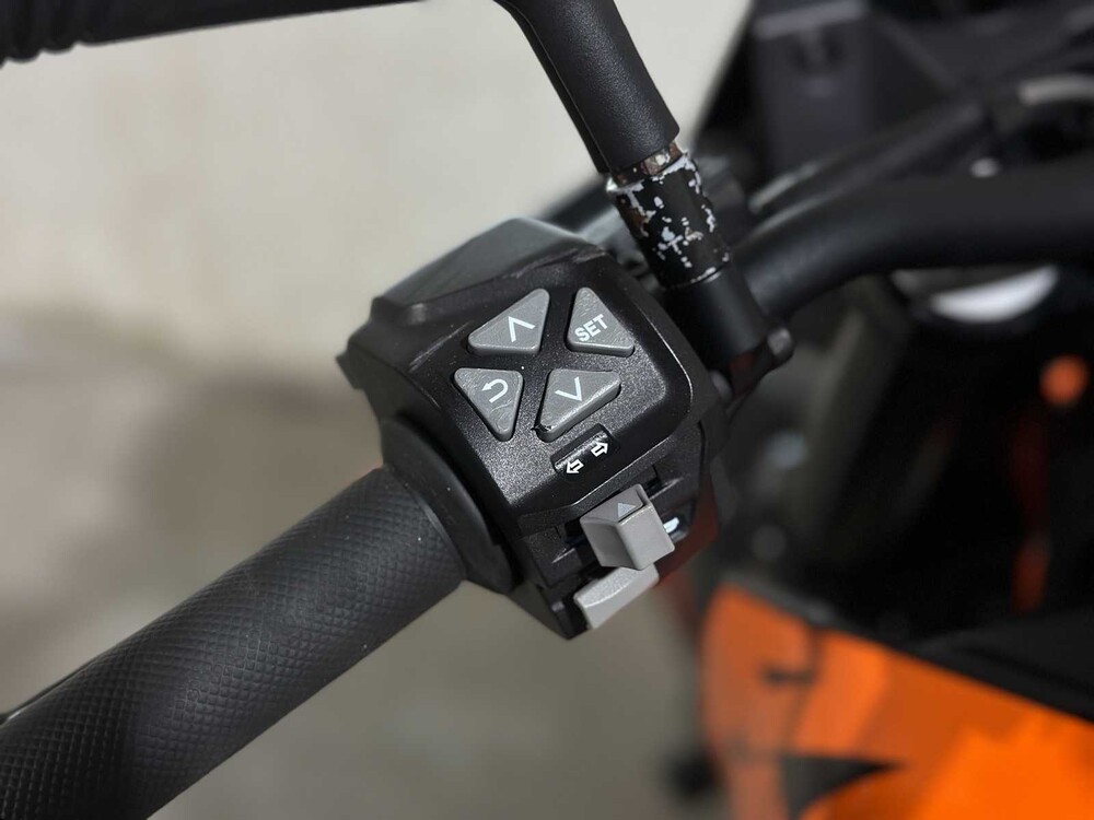 KTM 690 Duke R ABS 693cc 2017 -AKRAPOVIC-, 49-MV-LZ