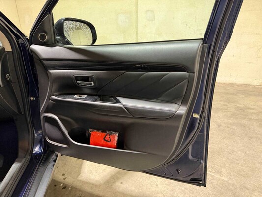 Mitsubishi Outlander 2.2 DI-D Instyle 4WD 150pk 2017, V-802-JZ