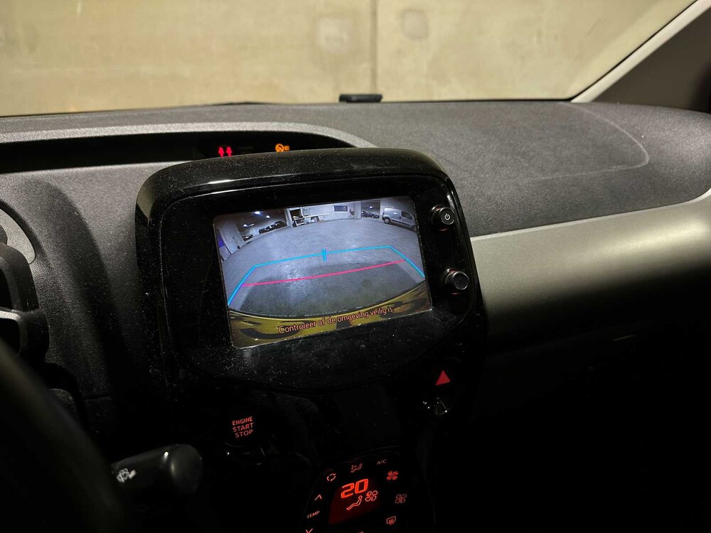 Peugeot 108 1.2 Puretech Allure 82pk 2015, PP-318-L