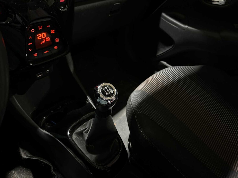 Peugeot 108 1.2 Puretech Allure 82pk 2015, PP-318-L