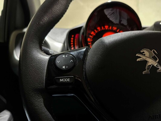 Peugeot 108 1.2 Puretech Allure 82pk 2015, PP-318-L