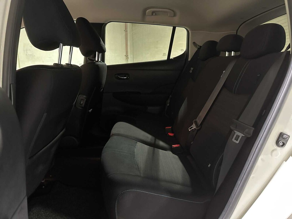 Nissan LEAF N-Connecta 40 kWh 150pk 2018 (Origineel-NL), TS-273-T