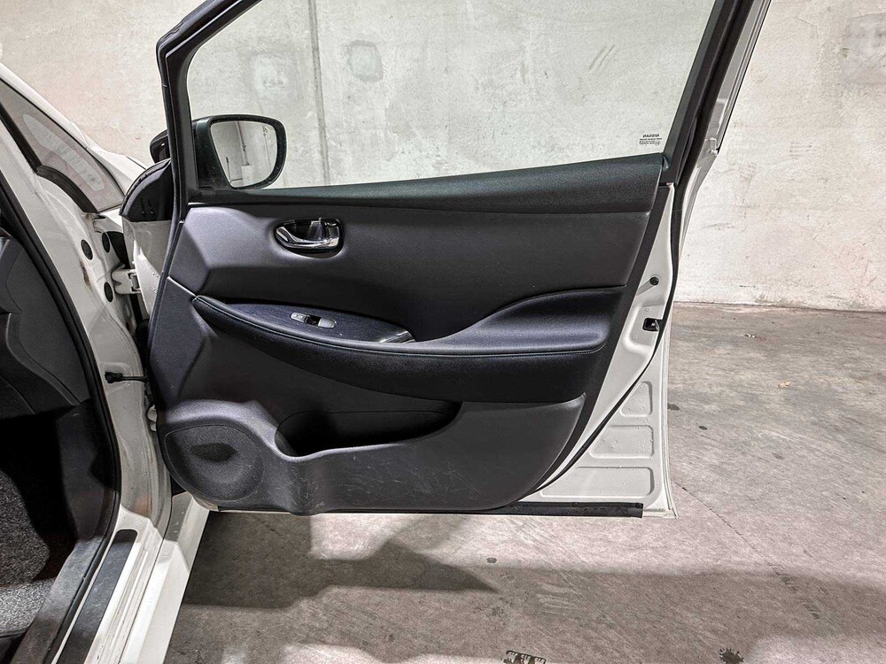 Nissan LEAF N-Connecta 40 kWh 150pk 2018 (Origineel-NL), TS-273-T