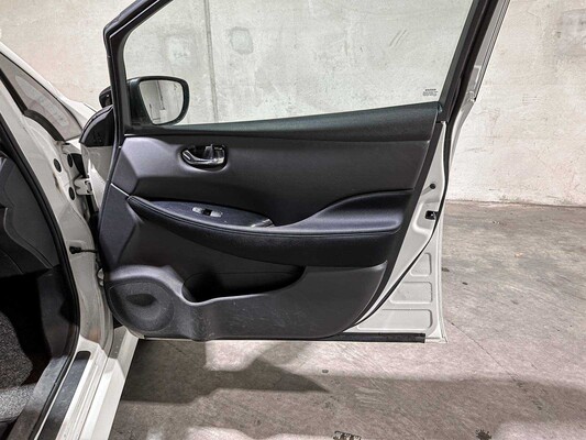 Nissan LEAF N-Connecta 40 kWh 150pk 2018 (Origineel-NL), TS-273-T