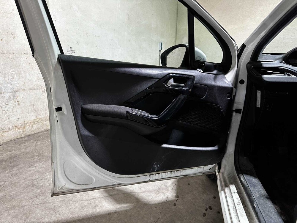 Peugeot 208 1.0 PureTech Access 67pk 2015 (Origineel-NL), GK-426-P