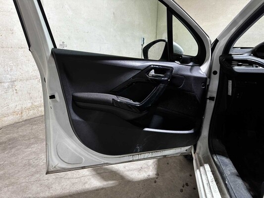 Peugeot 208 1.0 PureTech Access 67pk 2015 (Origineel-NL), GK-426-P