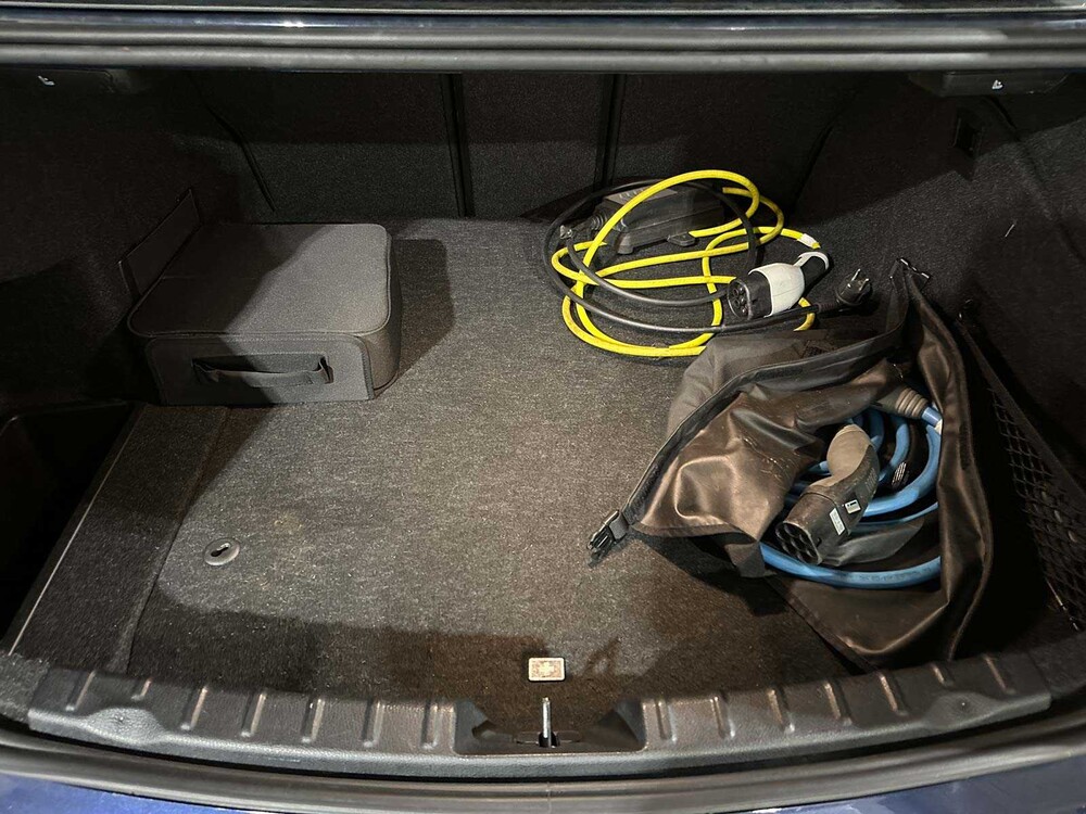 BMW 330e Centennial Executive 3-serie 252pk 2016 (Origineel-NL), KL-859-S