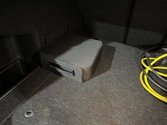 BMW 330e Centennial Executive 3-serie 252pk 2016 (Origineel-NL), KL-859-S