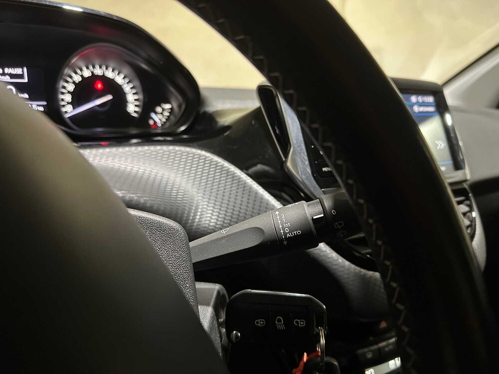 Peugeot 208 1.2 PureTech Blue Lease Executive 82pk 2018, TB-383-S