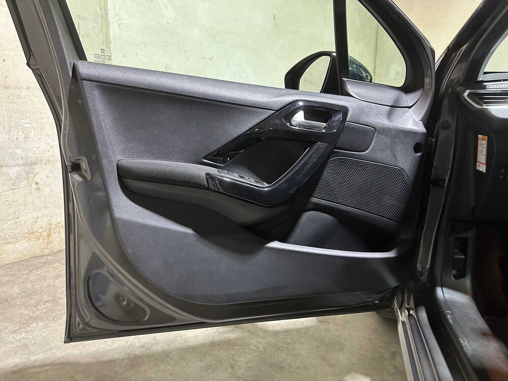 Peugeot 208 1.2 PureTech Blue Lease Executive 82pk 2018, TB-383-S