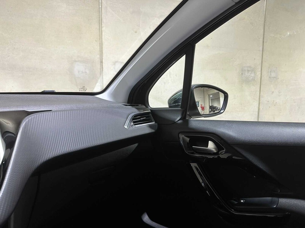 Peugeot 208 1.2 PureTech Blue Lease Executive 82pk 2018, TB-383-S