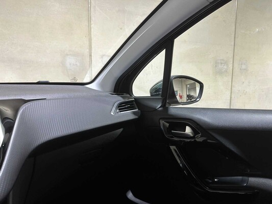 Peugeot 208 1.2 PureTech Blue Lease Executive 82pk 2018, TB-383-S