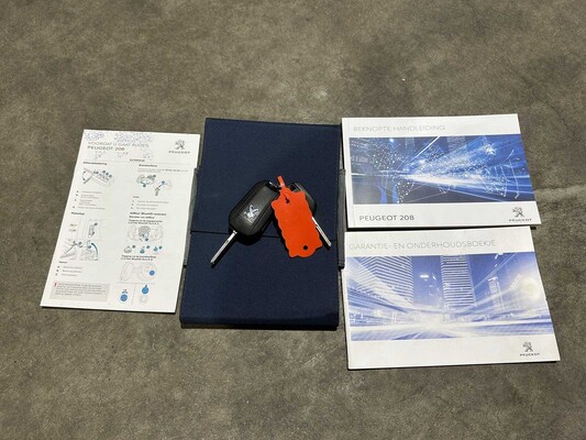 Peugeot 208 1.2 PureTech Blue Lease Executive 82pk 2018, TB-383-S