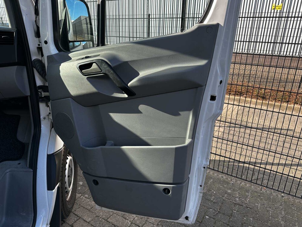 Volkswagen Crafter 35 2.0 TDI (DUBBEL CABIN) 163pk 2016 7-persoons, VFK-49-B Bedrijfswagen