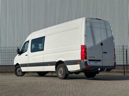 Volkswagen Crafter 35 2.0 TDI (DUBBEL CABIN) 163pk 2016 7-persoons, VFK-49-B Bedrijfswagen