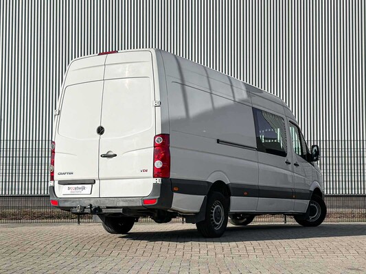 Volkswagen Crafter 35 2.0 TDI (DUBBEL CABIN) 163pk 2016 7-persoons, VFK-49-B Bedrijfswagen
